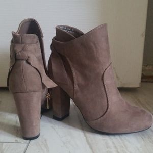 Heeled booties